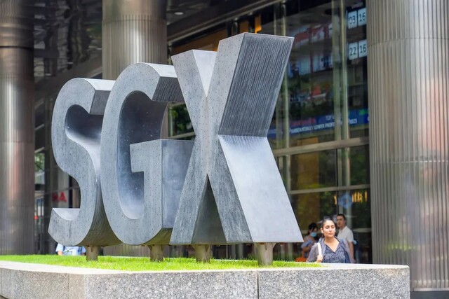 Singapore Weighs Tax Incentives to Help Revive Stock Market