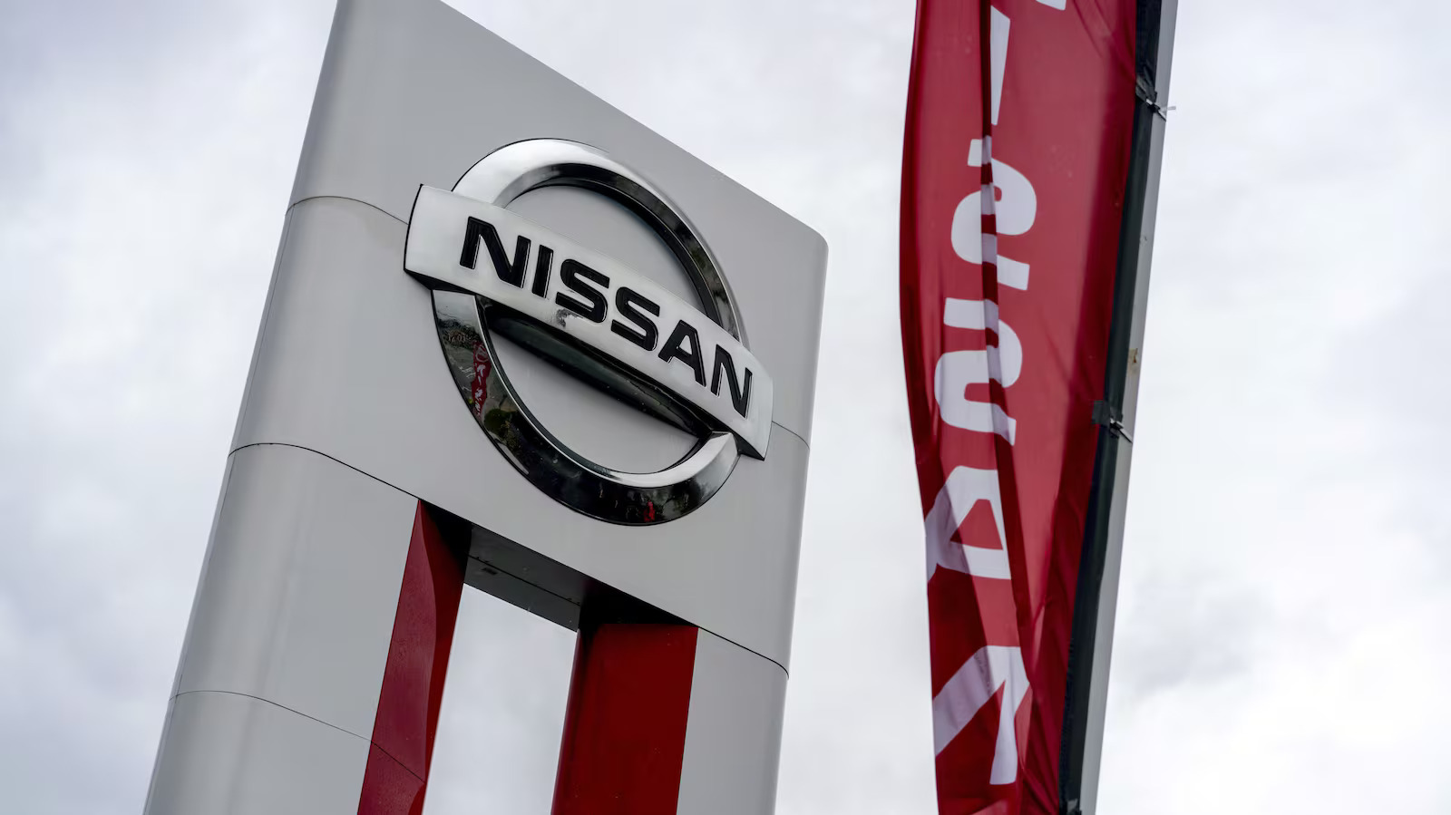 KKR Is Said to Weigh Nissan Investment After Honda Talks End